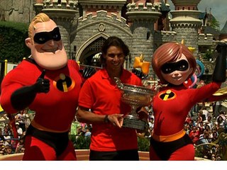 L'indestructible Rafael Nadal fête sa victoire à Disneyland Paris !