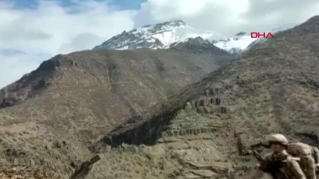 Son dakika haber... Hakkari'de 571 personelle 'Eren Kış -30 Şehit Jandarma Çavuş Mehmet Sancar Operasyonu' başlatıldı