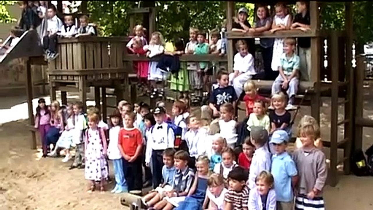 Pauls Schulweg Trailer DF