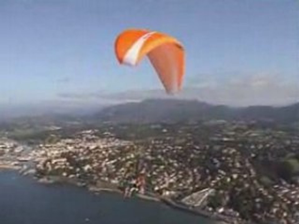 Paramoteur 64. Décollage paramoteur biplace à pieds www.paramoteur64.com