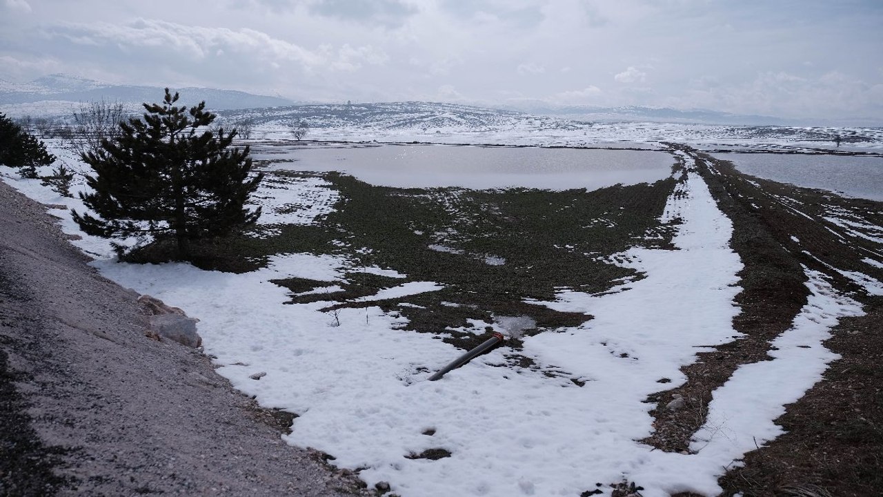 Kuraklık sıkıntısı çeken Konya Ovası’nı su bastı