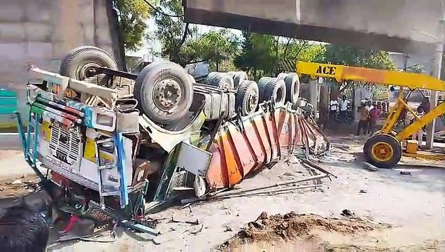 चंबल में फिर से हादसा, बारह चक्का ट्रक पचास फीट उंची पुलिया से गिरा... टुकटे टुकडे हो गया