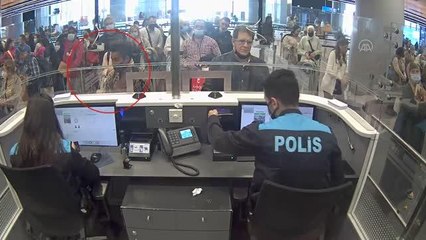 İstanbul Havalimanı'nda bir yolcu 73 kaçak cep telefonuyla yakalandı