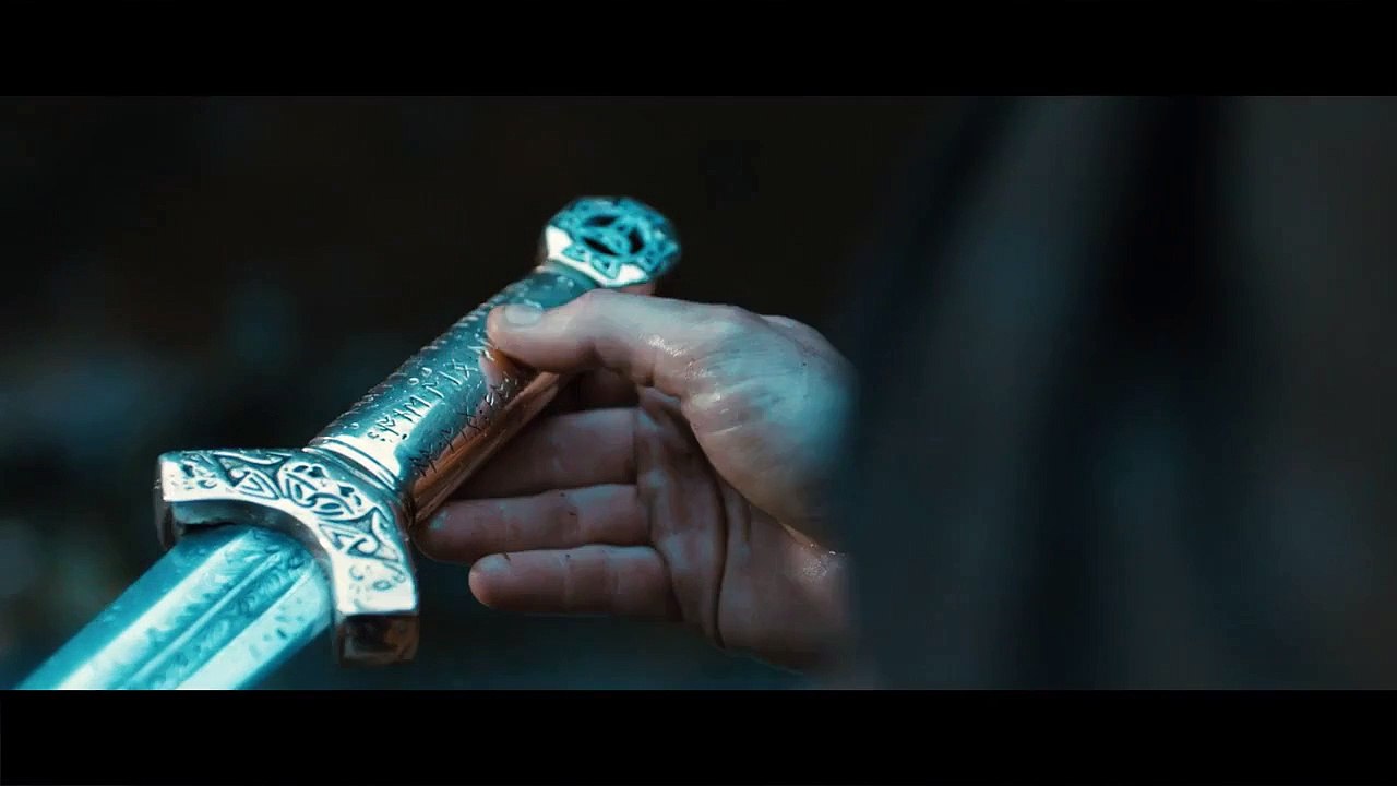 Arthur & Merlin Trailer DF