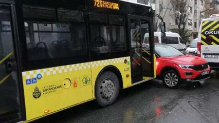 Bakırköy'de İETT otobüsü çarptığı otomobili önünde sürükledi