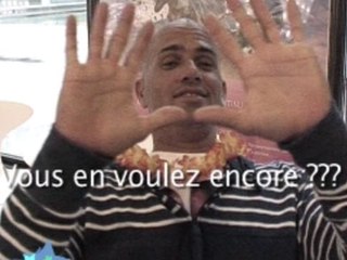 Le surfeur Kelly Slater a charmé tous les journalistes pour la promotion de son film à Paris