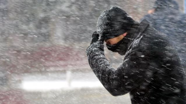 İstanbul'da 35 yıl sonra bir ilk! 4 gün boyunca hayatı felç edecek kar yağışı için saat verildi