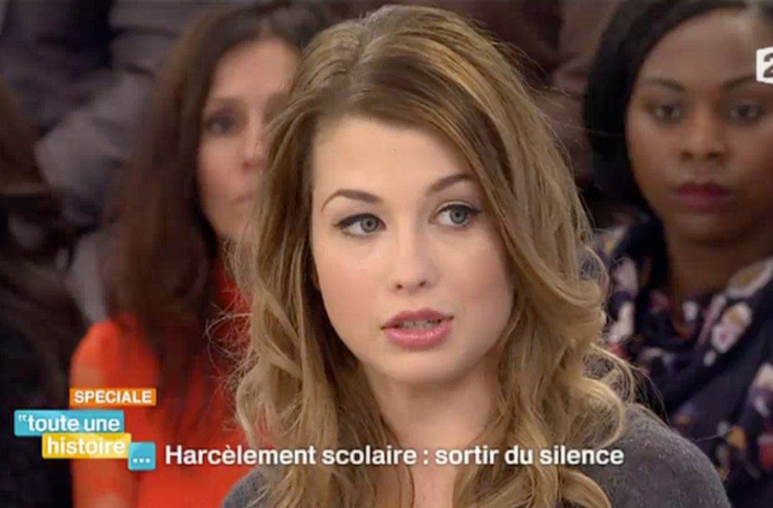 EnjoyPhoenix : "face au harcèlement scolaire, je me suis recroquevillée sur moi-même"