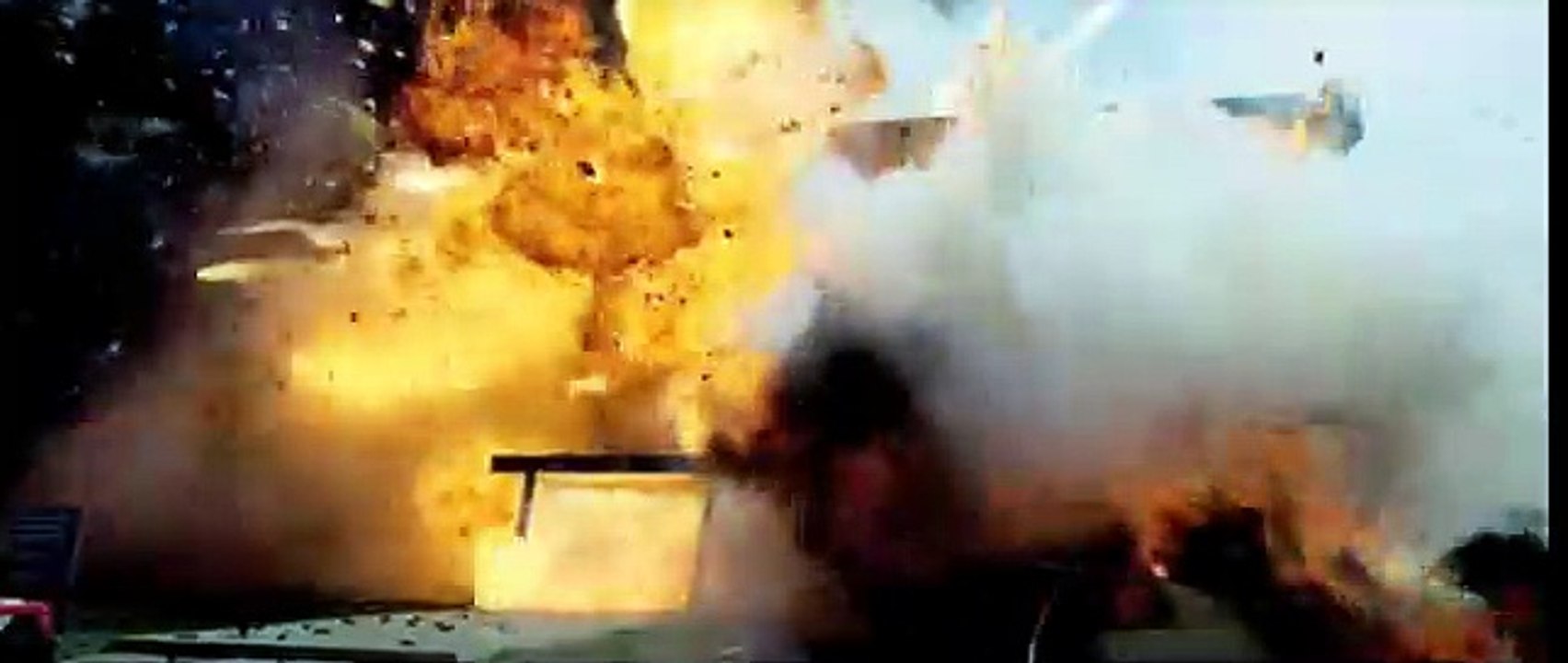 The Dark Knight Trailer (4) DF