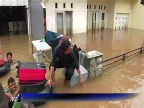 Floods ease in Jakarta, at least 15 dead