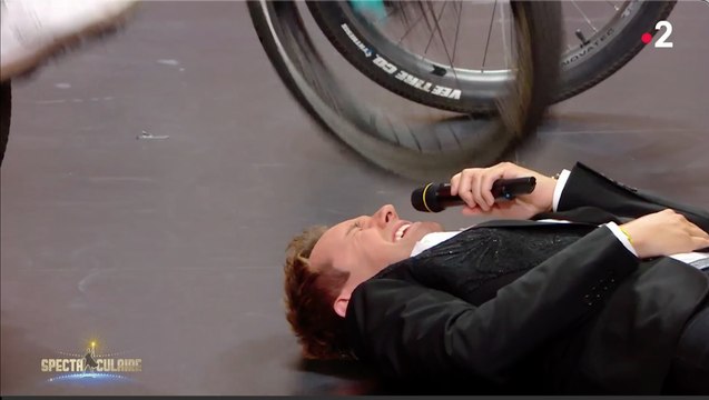 Zapping du 17/01 : La grosse frayeur de Cyril Féraud dans Spectaculaire