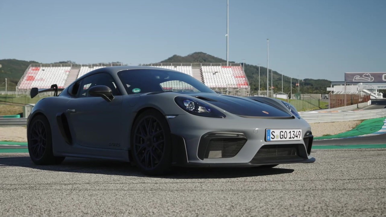 The new Porsche 718 Cayman GT4 RS Design in Arctic Grey