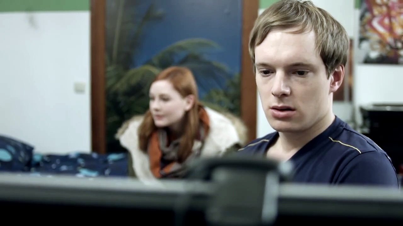 Der erste Stein Trailer DF