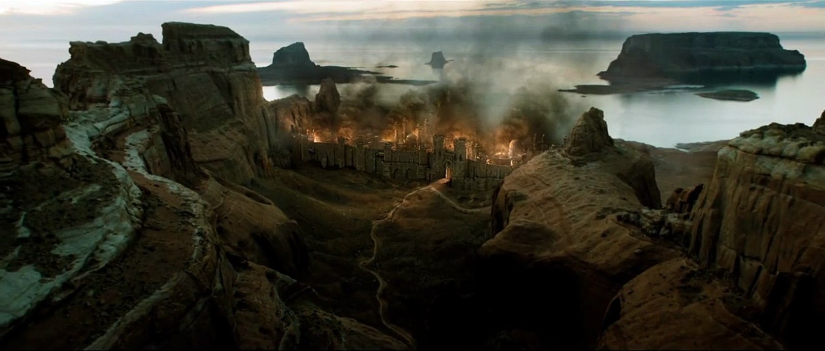 Seventh Son Trailer (2) DF