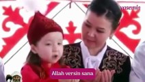 Dünyalar tatlısı küçük Kazak soydaşımızın sofra duası