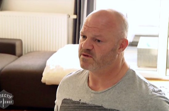 Philippe Etchebest part avant la présentation du plat d'une candidate dans Objectif Top Chef (M6)