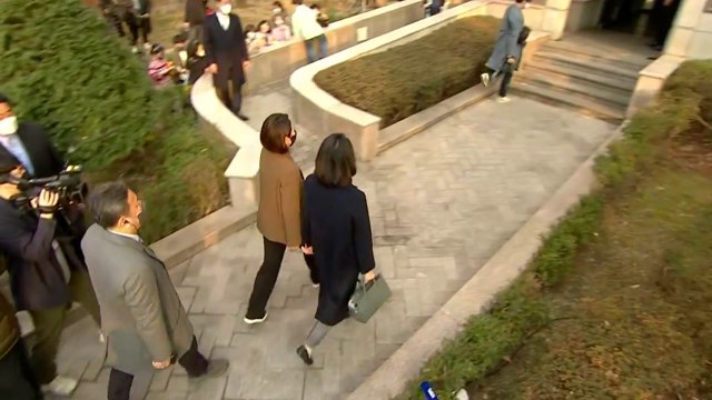 [현장영상+] 이재명 후보 부인 김혜경 씨 투표 완료 / YTN