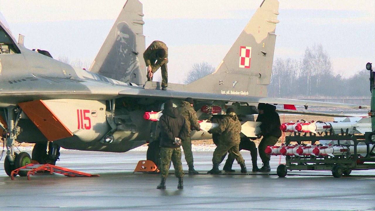 Пентагон отверг передачу военных истребителей М...