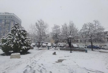 TUNCELİ'DE TAŞIMALI EĞİTİME 'KAR' ENGELİ