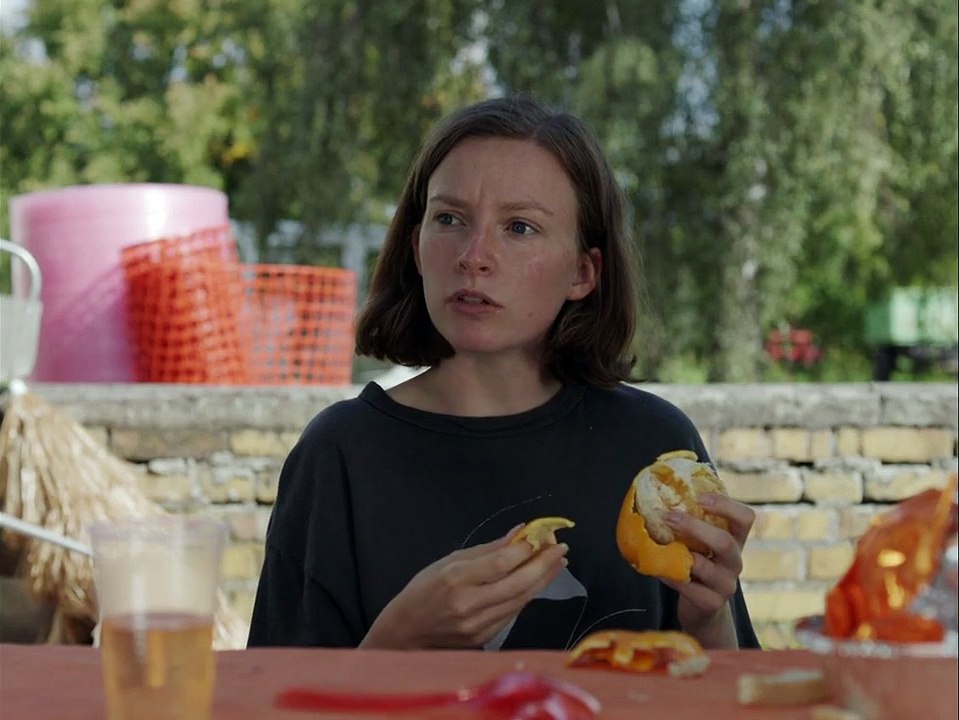 Selbstkritik eines bürgerlichen Hundes Trailer DF