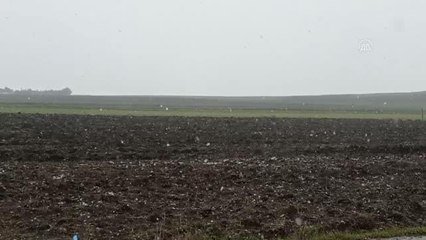 Silivri'nin yüksek kesimlerinde kar yağış başladı