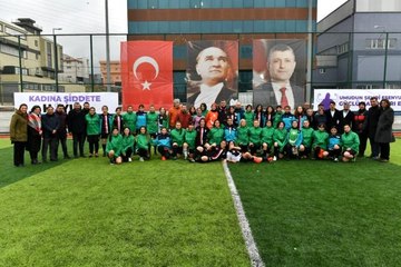 Esenyurtlu kadınlardan farkındalık maçı