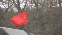 Rus tankı Sovyetler Birliği bayrağı astı