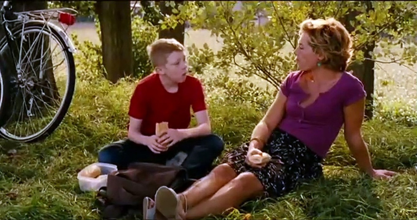 Der Junge mit dem Fahrrad Trailer DF