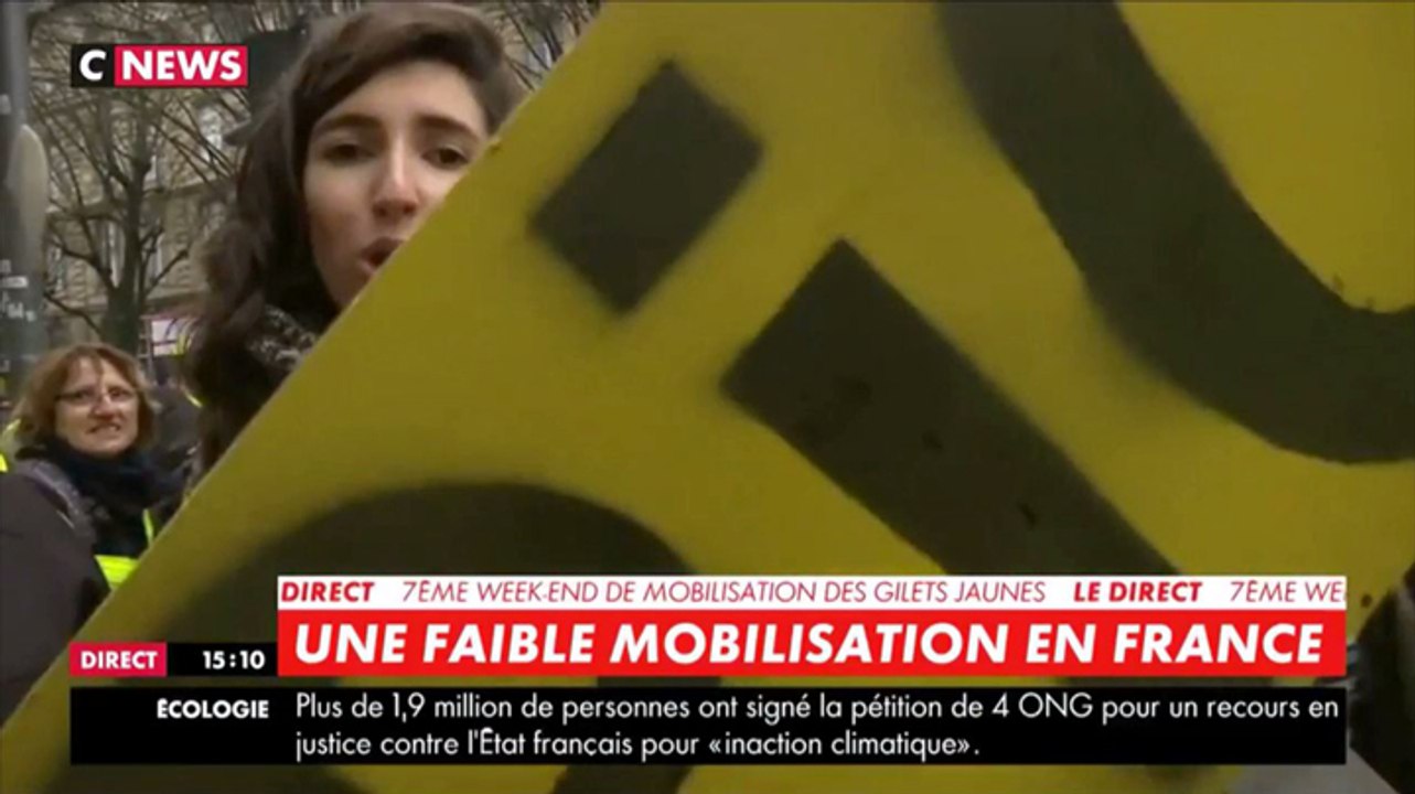 Un duplex de CNews interrompu par des "gilets jaunes"