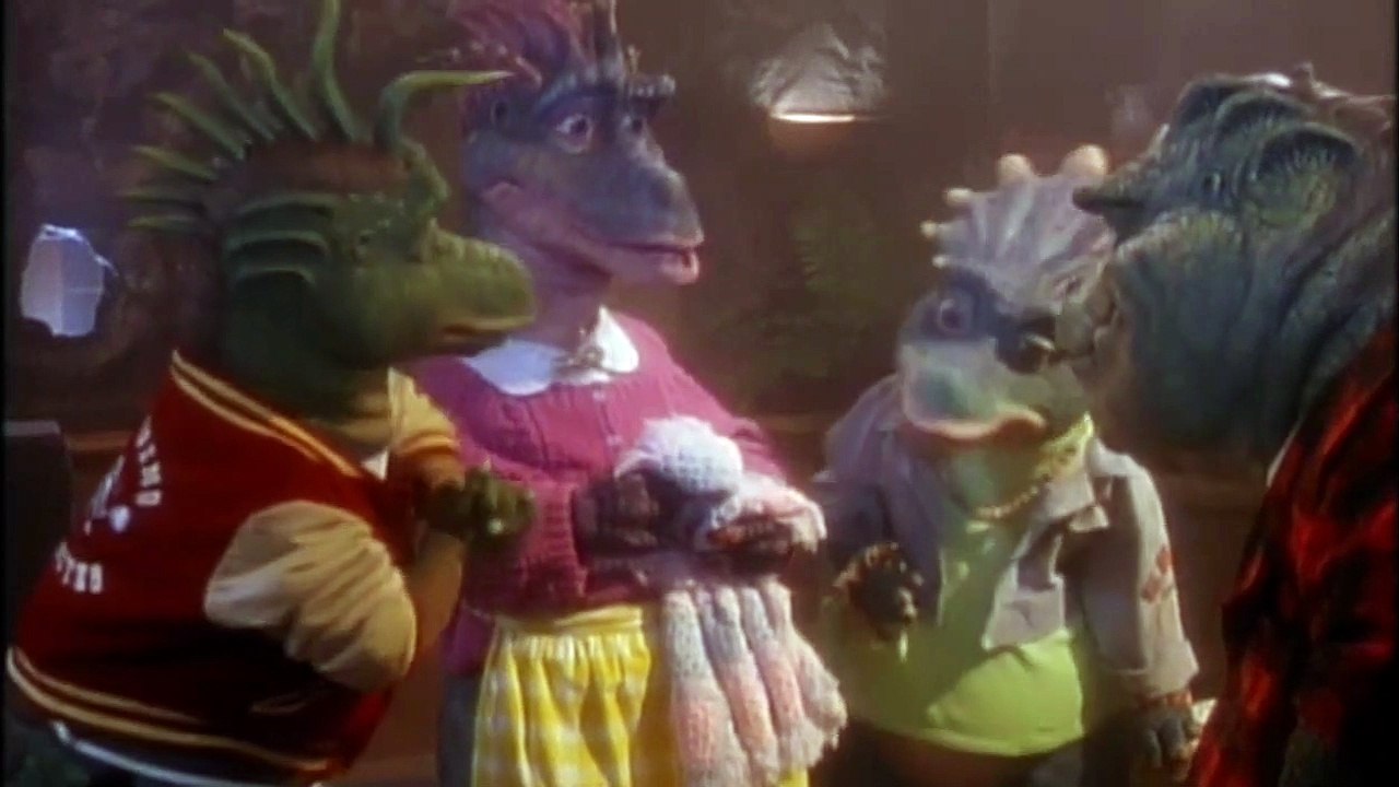 Die allererste Szene - Baby Sinclair schlüpft aus dem Ei