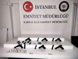 İstanbul'da yasa dışı silah ticareti operasyonu: 4 gözaltı... 6 tabanca, 11 şarjör ele geçirildi