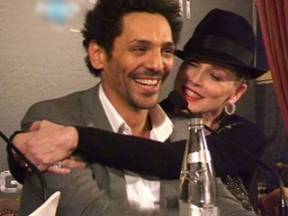 Quand Sharon Stone devient trop collante Tomer Sisley l’envoi balader !