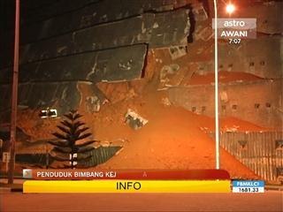 Penduduk gempar lereng bukit runtuh