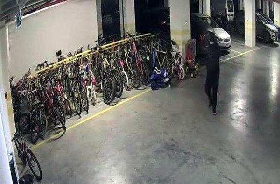 AVCILAR'DA BİSİKLET VE ELEKTRİKLİ SCOOTER ÇALAN ŞÜPHELİ YAKALANDI