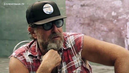 Dennis Hopper: Uneasy Rider Trailer OV