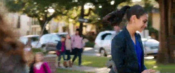 Bad Moms Trailer (2) OV Green Band