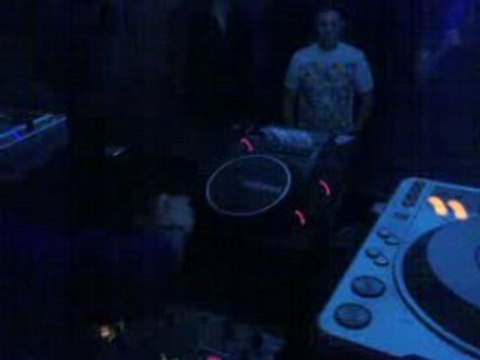 ROB[!]N DAFT PUNK REMX played by HAZARDO LOCO @ troIley bus