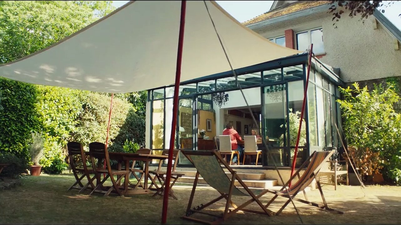 Beaux-parents Trailer OmeU