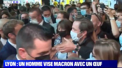Emmanuel Macron reçoit un oeuf en déplacement à Lyon