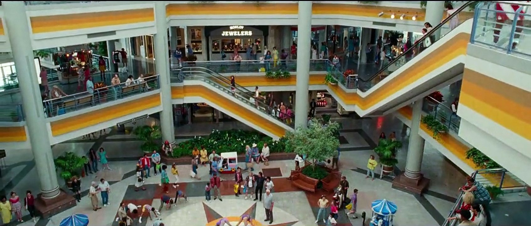 Wonder Woman 1984 Trailer (2) DF