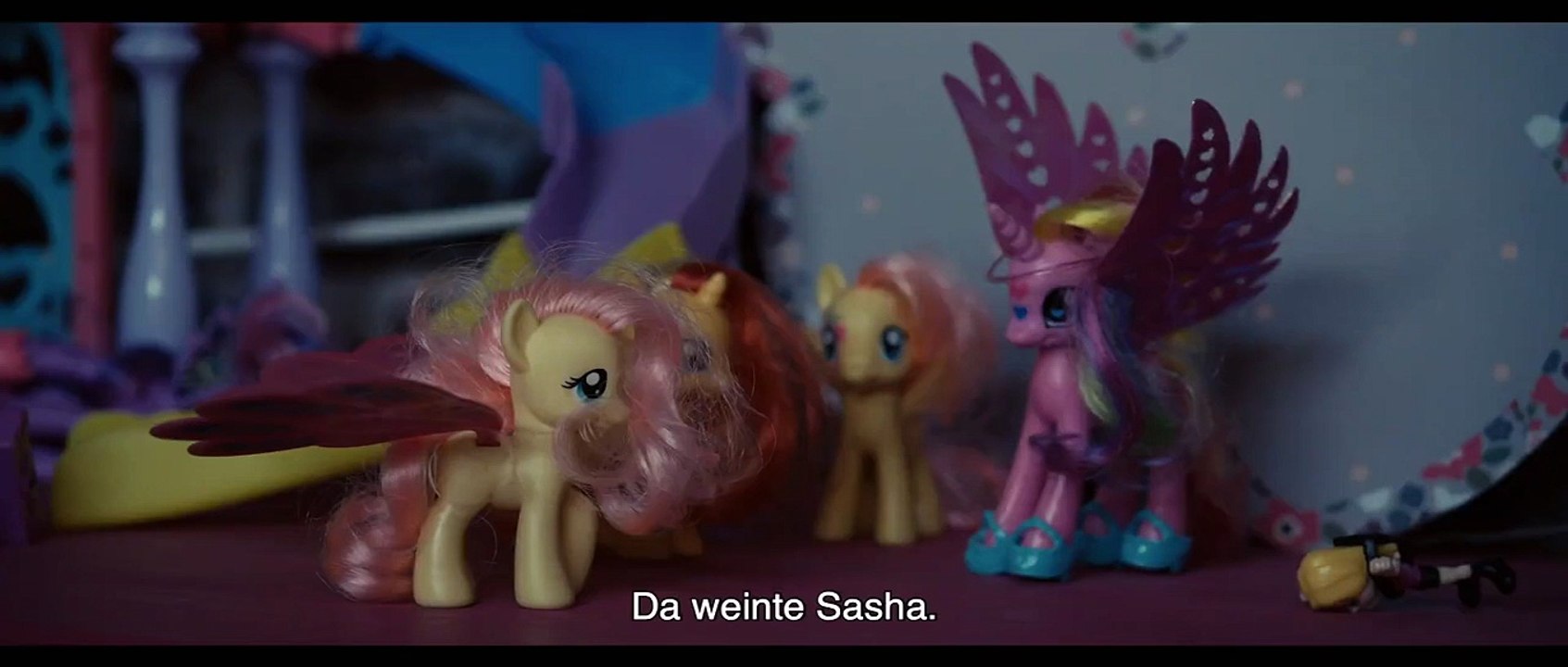 Kleines Mädchen Trailer OmdU