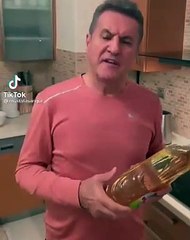 Şovlarına bir yenisini ekledi! Sarıgül, ayçiçeği yağına bakın ne yaptı