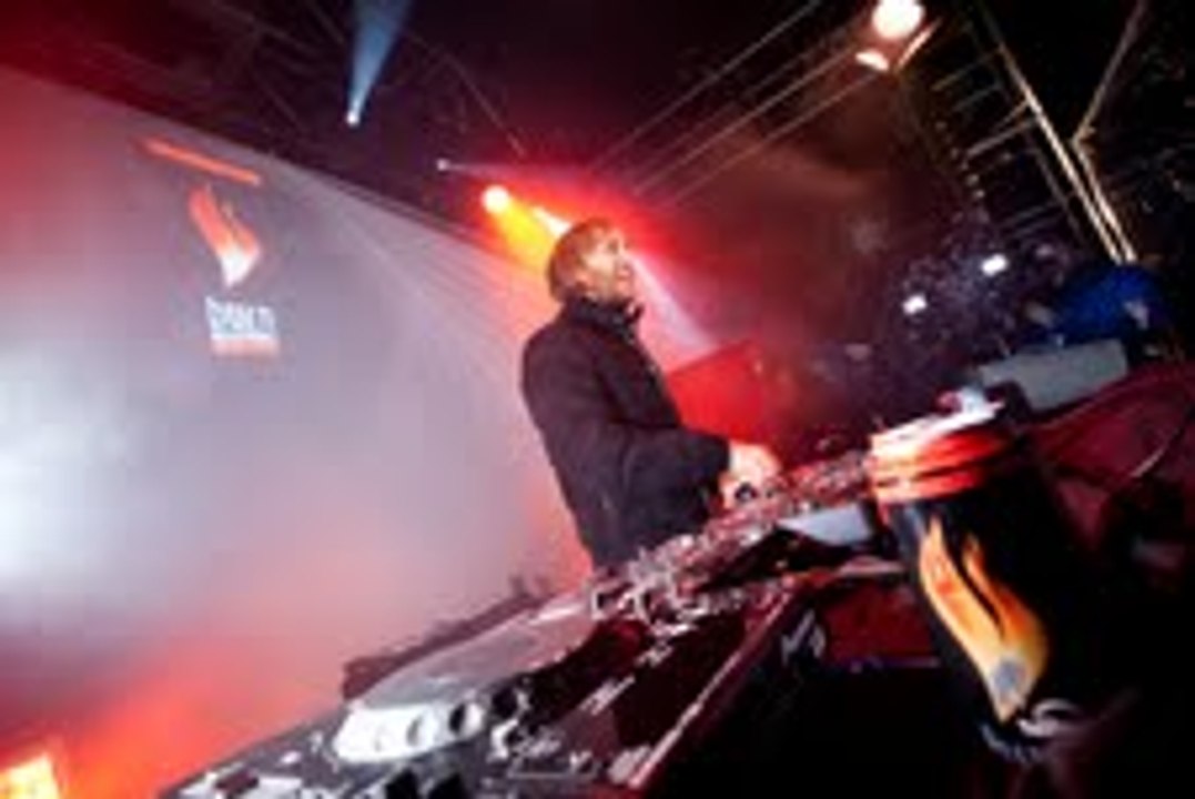 Guetta on stage