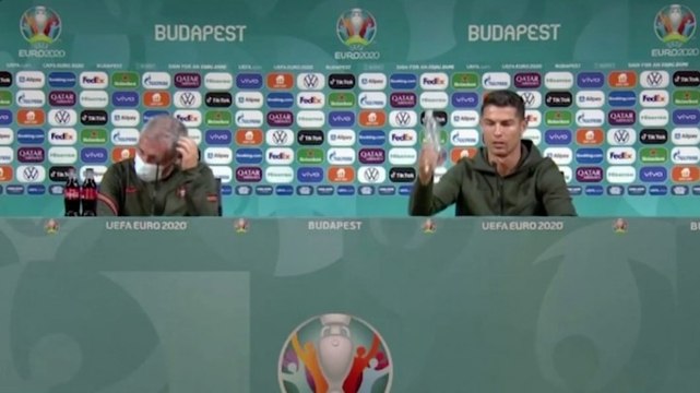 Zapping du 17/06 : Cristiano Ronaldo fait perdre 4 milliards de dollars à Coca Cola en quelques secondes !