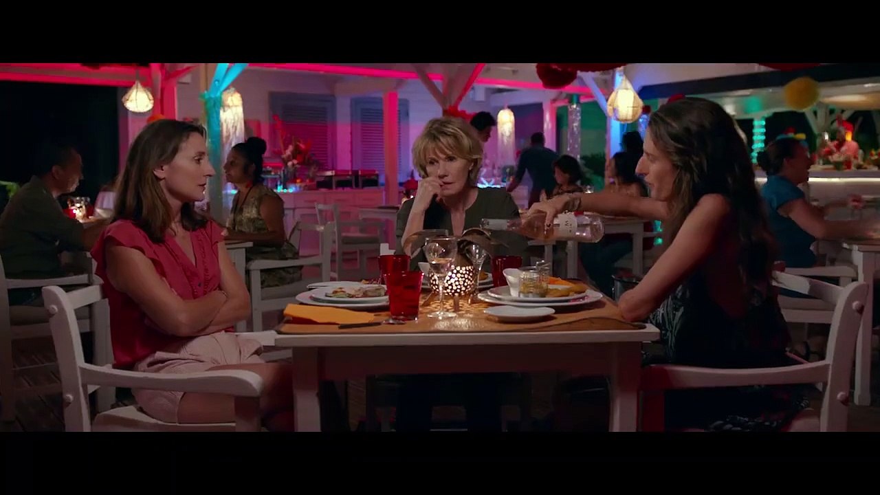 Abserviert - Strand, Spaß und Sonne! Trailer DF