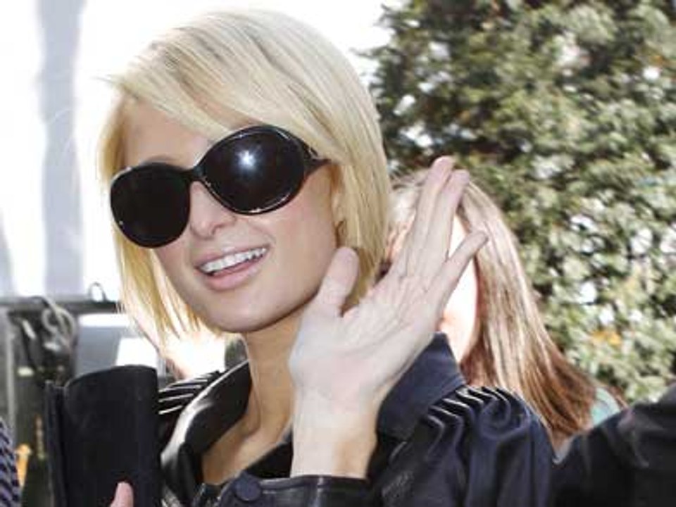 Pour Paris Hilton, toutes les excuses sont bonnes pour se faire remarquer.