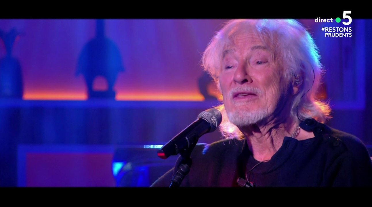 Zapping du 18/12 : Hugues Aufray oublie les paroles de sa chanson en direct