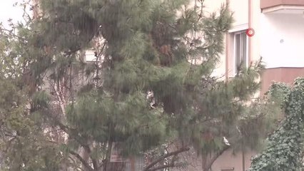 İstanbul'da beklenen kar yağışı Üsküdar'da etkisini gösterdi