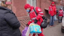 Guerre en Ukraine : la Croix-Rouge au soutien de la population de Marioupol