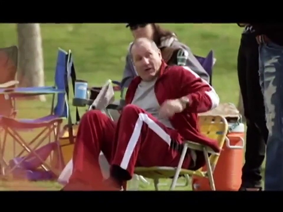 Modern Family Trailer (2) DF